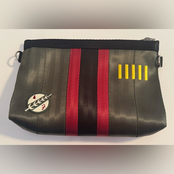 LAST CHANCE Harveys x Star Wars Boba Fett Clutch Seatbelt Bag - Picture 2 of 8